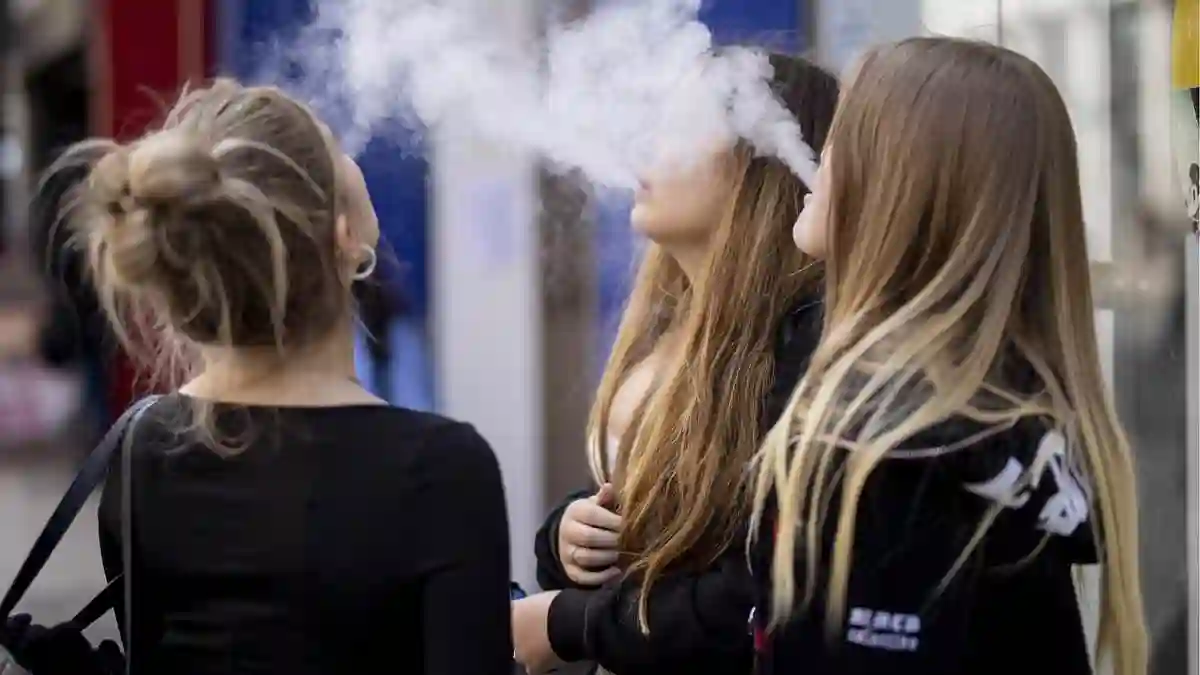 Study Reveals One in Six Vapes Confiscated from School Children in England Contain Dangerous Spice Drug