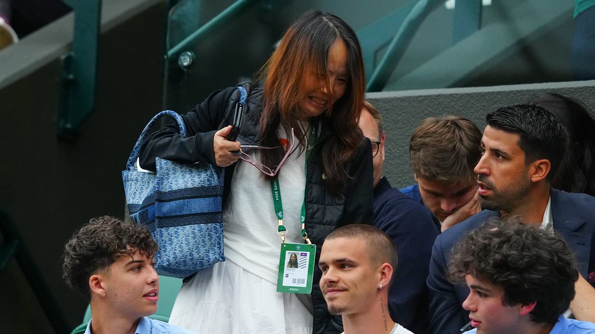 Emma Raducanu’s Mother Maneuvers Past Romeo Beckham to Watch Her Daughter’s Stunning Wimbledon Performance