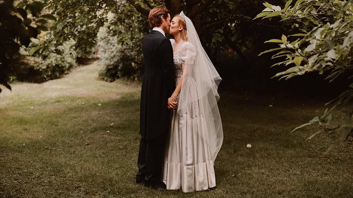 Edoardo Mapelli Mozzi Shares Never-Before-Seen Wedding Photo Celebrating Four-Year Anniversary with Princess Beatrice in Windsor