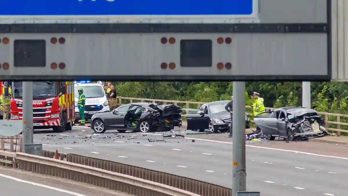 27-Year-Old Man Arrested in Glasgow After Horrific Crash on M8 Injures Two Police Officers and Two Others