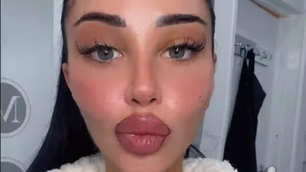 British Pop Star Tulisa Unveils Lip Tattoo Transformation While ...