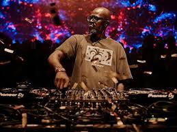 DJ Black Coffee stuns Dubai with his electrifying Ushuaïa Harbour Experience performance in front of celebrity guests