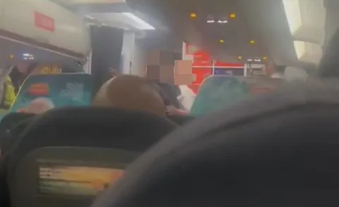 EasyJet Flight from Antalya to Gatwick Forced to Make Emergency Landing in Bari After Teenage Girl Threatens Crew and Causes Panic Among Passengers