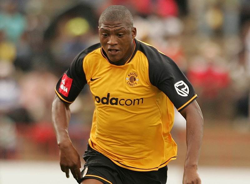 Former player Mokete Tsotetsi defends Kaizer Chiefs’ new backline and urges fans to give players time to develop in Naturena