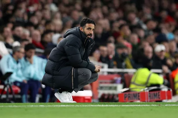 Ruben Amorim’s First Major Challenge Unfolds as Manchester United Suffers 2-0 Defeat to Arsenal in a Rain-Soaked Emirates Stadium