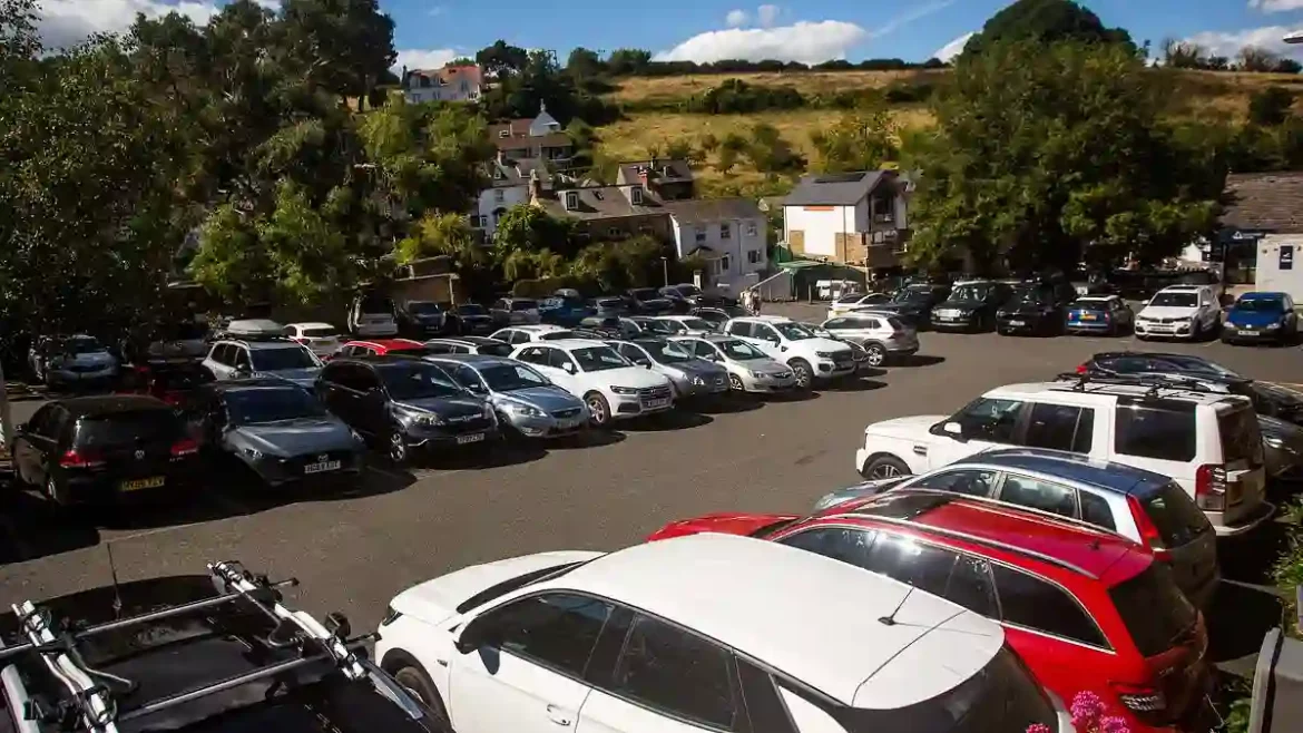 South Hams District Council Plans to Introduce Controversial Tourist Parking Tax in Salcombe Amid Concerns from Local Business Owners