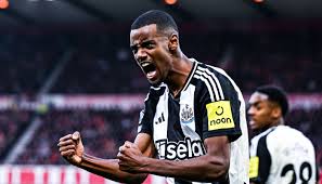 Alexander Isak’s Impressive Form at Newcastle Spurs Chelsea and Arsenal to Pursue Swedish Striker Amid Transfer Speculation