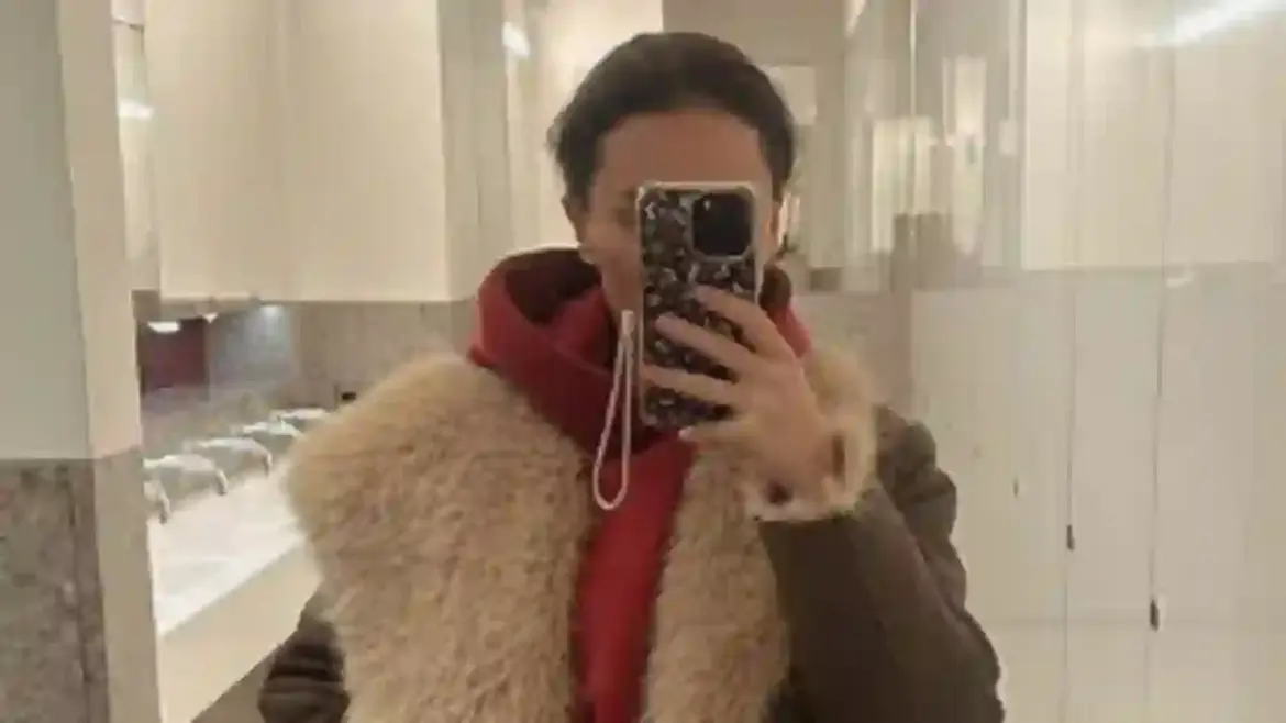 Amber Davies Responds to Backlash Over Her Late Start to Work in 2025 After Posting Mirror Selfie from Universal Music Group Studios