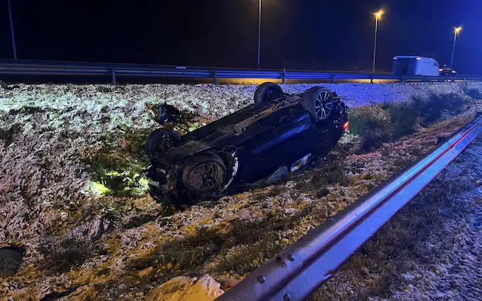 12-Year-Old British Boy Dies After BMW Loses Control and Crashes on Belgian E40 Highway, Four Family Members Injured