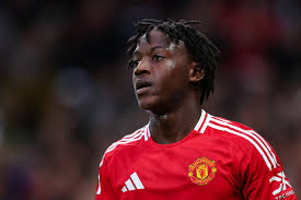 Chelsea Leads the Race to Sign Kobbie Mainoo from Manchester United Amid Contract Standstill in January Transfer Window