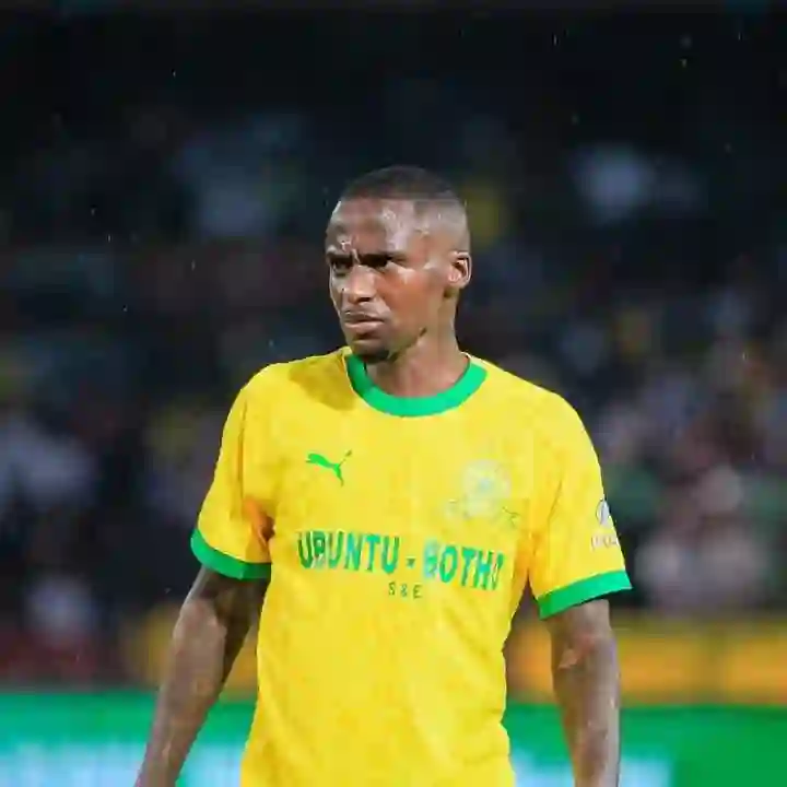 Lifa Gqosha Urges Kaizer Chiefs to Avoid Signing Thembinkosi Lorch as Winger Struggles at Mamelodi Sundowns