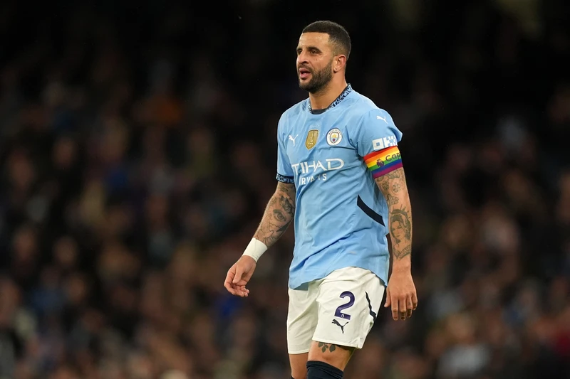 Kyle Walker Faces Delay in AC Milan Debut Due to Post-Brexit Regulations in Italy After Completing Transfer from Manchester