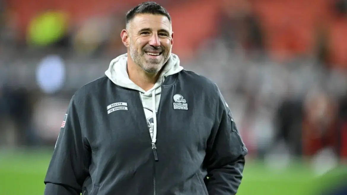 Mike Vrabel Returns to New England as Head Coach After Leading Tennessee Titans for Six Years, Signing a Multi-Year Contract with the Patriots