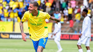 Orlando Pirates and Mamelodi Sundowns Lead PSL Title Race While Focusing on Key January Transfers in South Africa