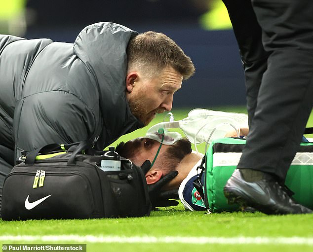 Ange Postecoglou Provides Update on Rodrigo Bentancur’s Health After Midfielder’s Disturbing Collapse During Tottenham’s Carabao Cup Match