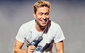 Russell Howard Announces He Will Leave TV After 19 Years of Success in the Entertainment Industry and Focus on Stand-Up Comedy and Podcasts