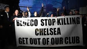 Chelsea Fans Rally Outside Stamford Bridge to Protest Todd Boehly and Clearlake Capital’s Ownership Amid Growing Frustration Over Club’s Declining Performance