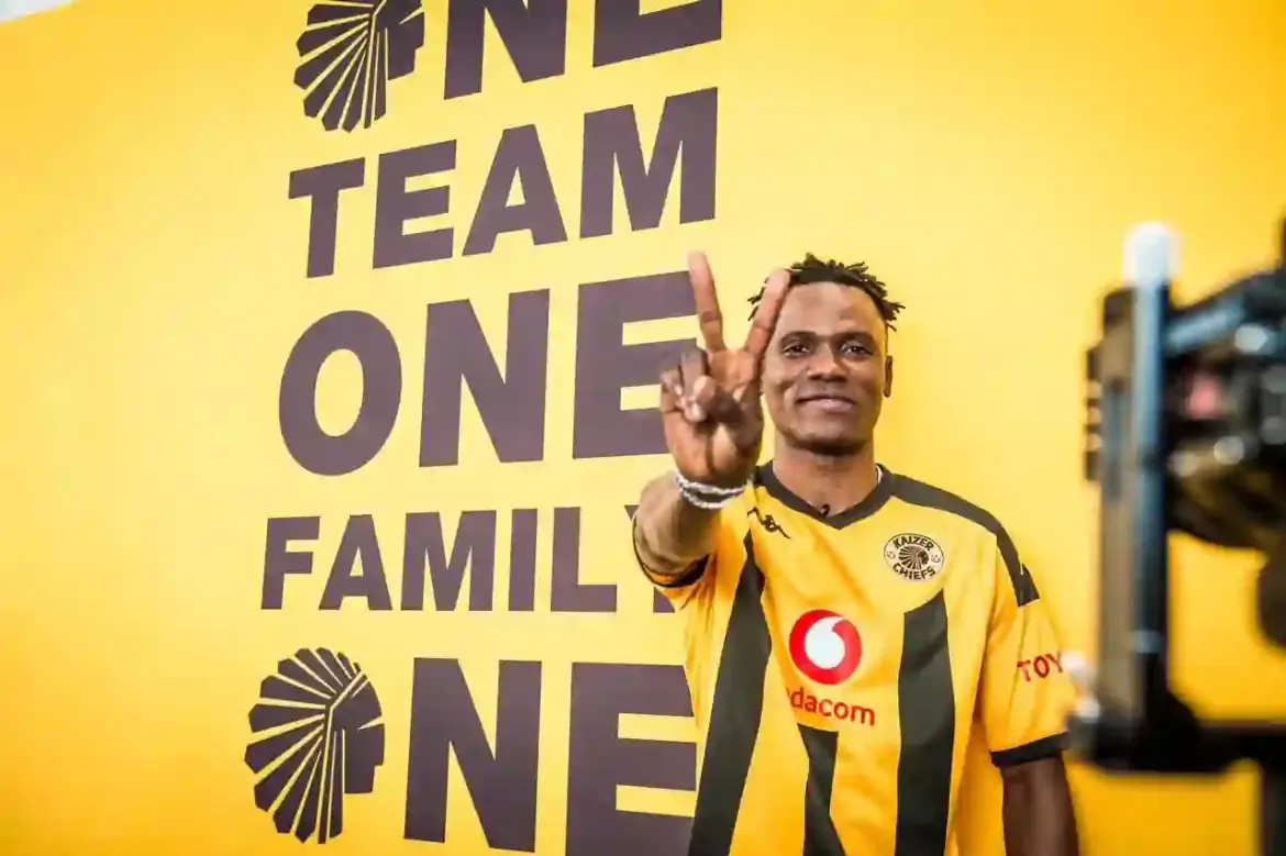 Kaizer Chiefs Fans Can Rejoice as Glody Makabi Lilepo Recovers Quickly from Injury Scare Ahead of Nedbank Cup Match Against Chippa United at FNB Stadium