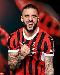 Kyle Walker Prepares for His AC Milan Debut Amid Personal Turmoil and Family Tensions in Italy