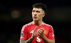 Lisandro Martinez of Manchester United Faces Lengthy Recovery After Suffering Serious Knee Injury Against Crystal Palace