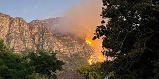 Massive wildfire forces firefighters to battle flames as Table Mountain Cableway shuts down in Cape Town