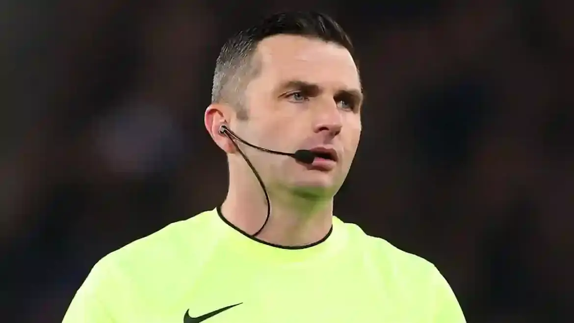 Michael Oliver Faces Backlash for Erroneous Free-Kick Decision That Set Up Beto’s Opening Goal in Heated Merseyside Derby Between Everton and Liverpool