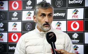 Orlando Pirates Coach Jose Riveiro Discusses Betway Premiership Title Race and Mamelodi Sundowns’ Advantage in the League