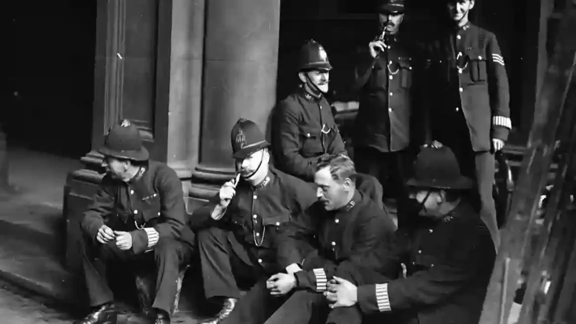 UK Police Officers Could Be Forced to Step In as Backroom Staff Strike Over Remote Work Rights, Reviving Memories of 1918 London and Liverpool Protests