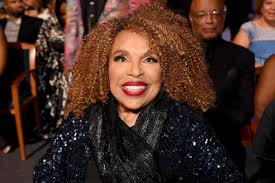 Roberta Flack, Legendary R&B Singer and Icon of the 1970s, Passes Away at 88 in Peaceful Surroundings