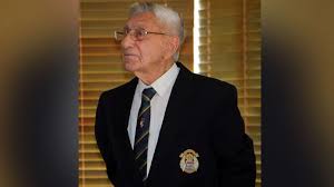 “Ron Draper, South Africa’s Oldest Living Test Cricketer, Passes Away at the Age of 98 in Gqeberha”