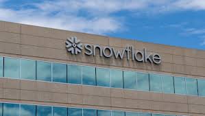 Snowflake Expands Its Startup Accelerator Program with Up to $200 Million Investment for AI-Specific Solutions in Silicon Valley