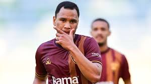 Kaizer Chiefs Are Looking to Secure Fawaaz Basadien from Stellenbosch FC to Strengthen Their Left-Back Position for the Upcoming Season