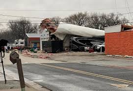 Two Missouri Men Face Devastating Tornado While Taking Shelter Under Gas Station Canopy in Rolla