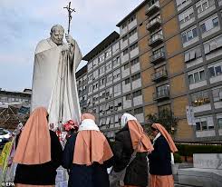 Pope Francis Shows Gradual Improvement in Health at Rome’s Gemelli Hospital as Doctors Maintain Guarded Prognosis