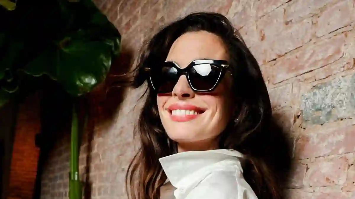 Anne Hathaway steals the spotlight at New York Met Gala after-party as fans speculate about cosmetic surgery after noticing her youthful glow