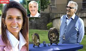 Antiques Roadshow expert Kevin Zavian
