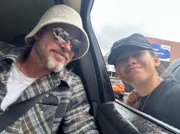 Brad Pitt Surprises McDonald’s Worker in New Zealand by Appearing at Her Drive-Thru Window on Easter Sunday