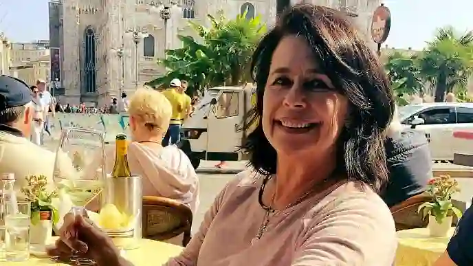 British woman Karen Carter is stabbed to death outside her French countryside home in Trémolat just days after asking her husband for a divorce