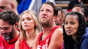 Dave Portnoy Criticizes Angel Reese for Struggling Performance During Chicago Sky’s Home Game in Chicago