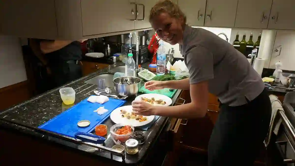 Former Yacht Chef Shares Practical Tips for Healthy Eating Based on Her Experience Cooking for the Ultra-Wealthy in the Mediterranean