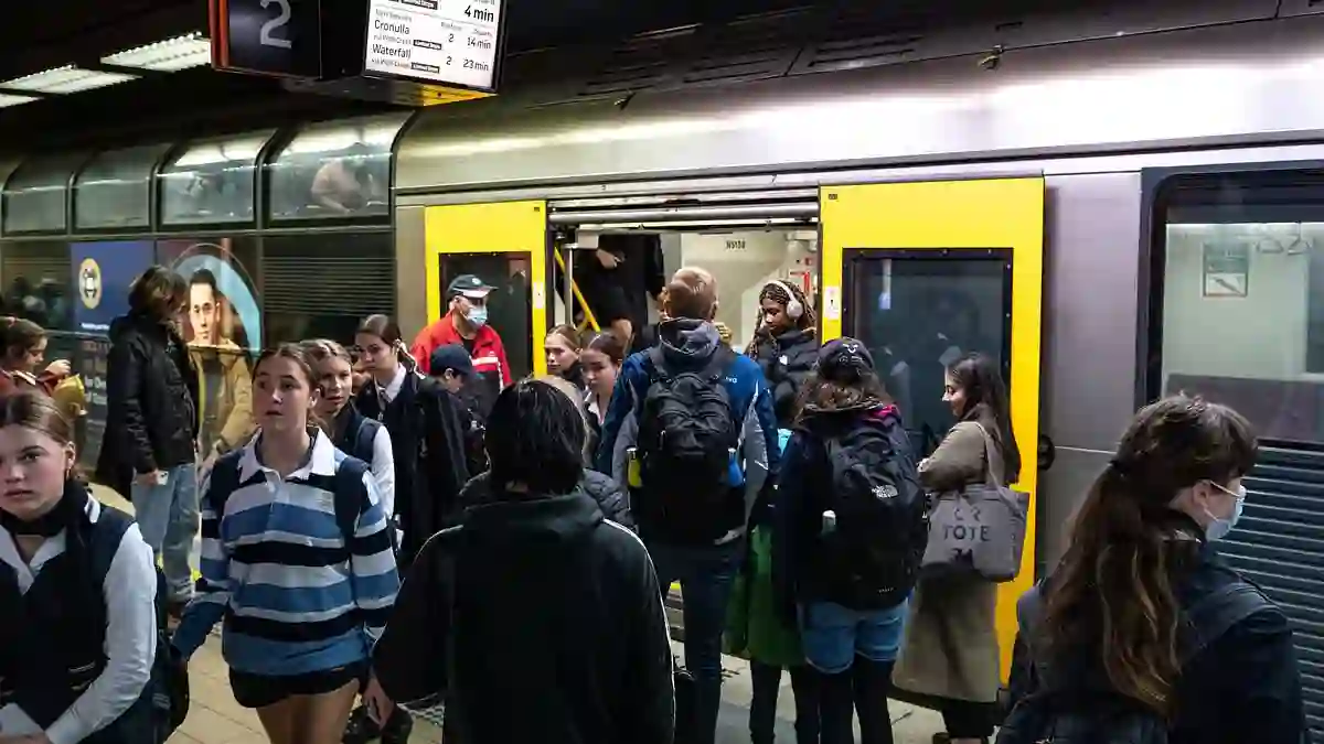 Gen Z Commuters Embrace Tech-Free Travel Trend by Ditching Phones and Gadgets on Public Transport Across Australia