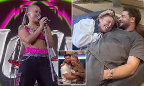 JoJo Siwa Sends Fans into Frenzy by Giving Sweet Onstage Tribute to Chris Hughes During Mexico Concert