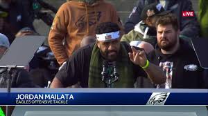 Jordan Mailata surprises fans by singing Tennessee Whiskey backstage at Chris Stapleton’s Philadelphia concert