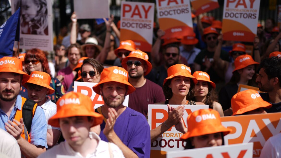 Junior Doctors Threaten New Wave of Strikes Across England After Government Offers Pay Rise That Falls Short of Inflation