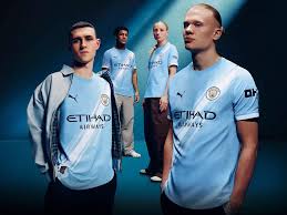 Man City reveals bold new home kit