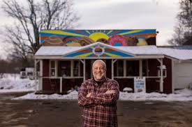 New Hampshire Bakery Owner Wins Legal Battle to Keep Whimsical Donut Mural in Conway Despite Zoning Dispute
