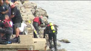 New York City Authorities Launch Extensive Search for Missing 15-Year-Old Girl Reported to Have Vanished in East River Near Roosevelt Island