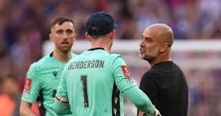 Pep Guardiola Confronts Dean Henderson After Controversial Handball During Crystal Palace’s Historic FA Cup Win in London