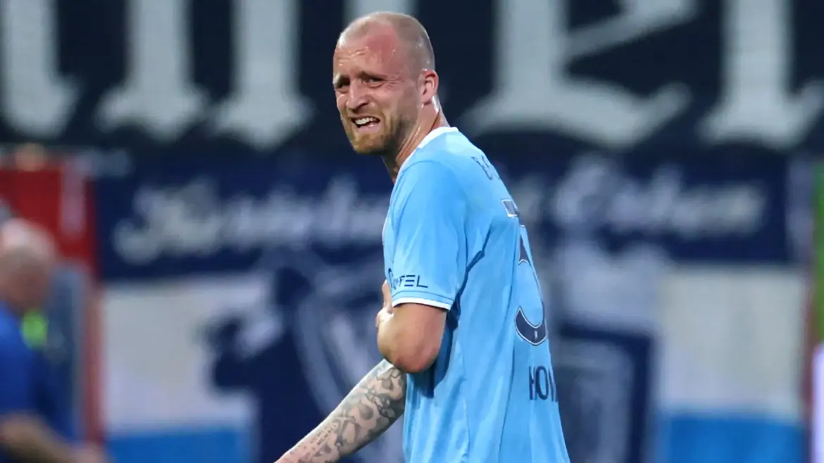Former Brentford Striker Philipp Hofmann Hospitalized in Germany After Suffering Life-Threatening Injury During Bundesliga Match Against Heidenheim