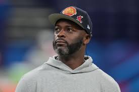 Reggie Wayne breaks down sharing emotional memories of Colts owner Jim Irsay after his passing in Indianapolis